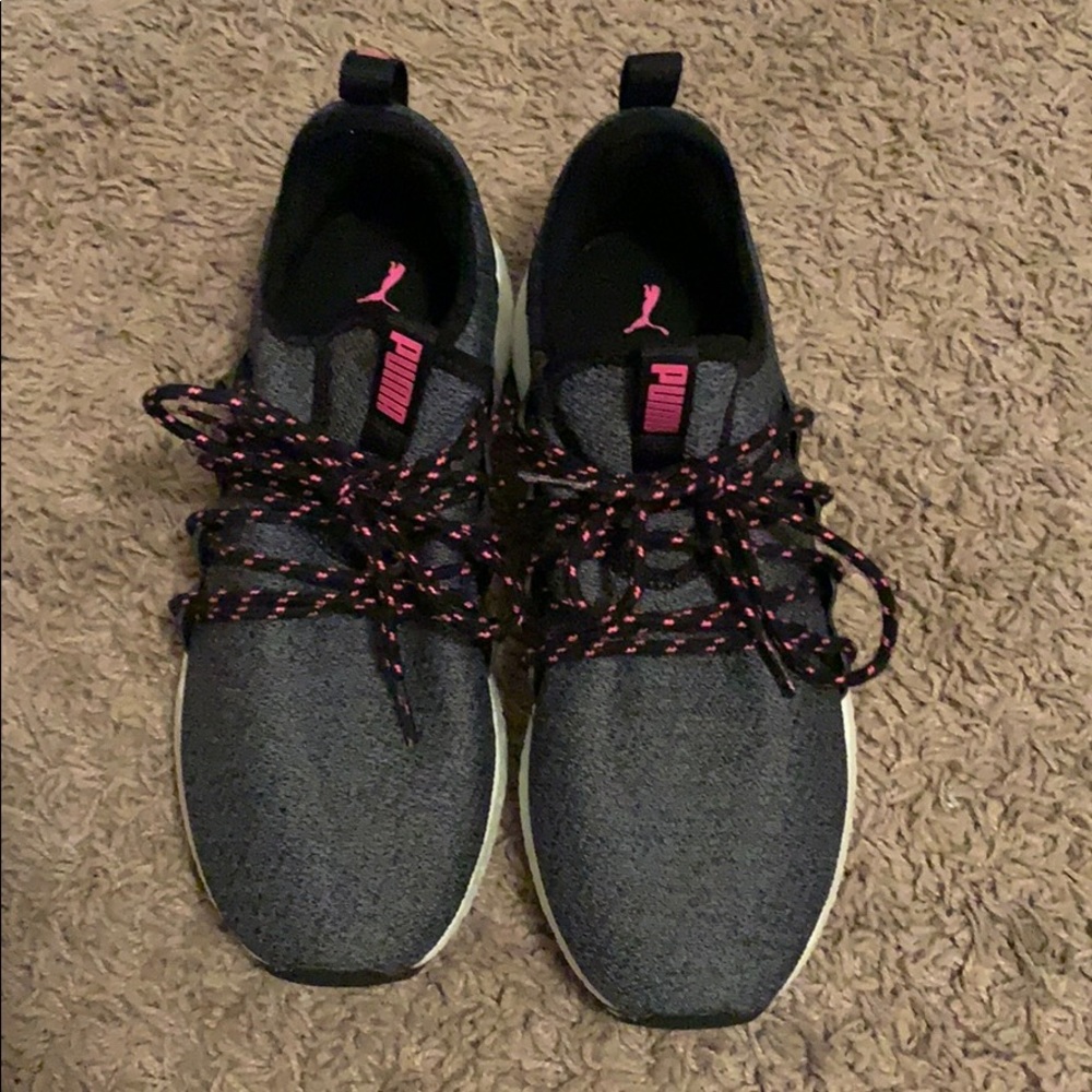 Puma tennis shoes